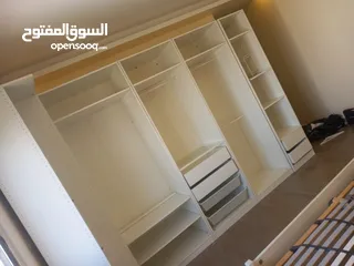  11 غرفة نوم ايكيا زان سرير مع كومدينتين  مع خزانه مفتوحه عرض 3متر وتسريحه واضاءه للبيع بحاله جديده 850