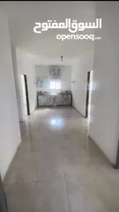  2 يوجد شقتين للايجار في نعلين وسط البلد بجانب ريو كافيه