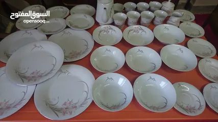  1 طقم صيني من النوادر بحاله الوكاله