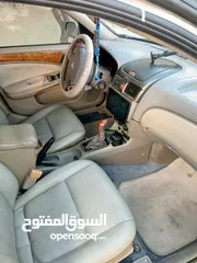  4 نيسان صني ياباني 2001 محدثة 2012  فل اوتوماتيك عدا الفتحة لون سلفر