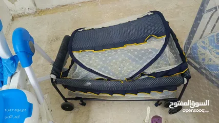  4 سرير اطفال كرسي طعام دراجات هوائيه مقعد سيارة اطفال