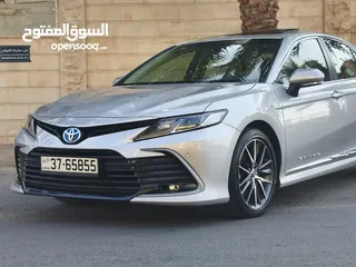  3 تويوتا كامري 2023 GLE كامله الاضافات صيانه الشركه.... قطعة مسافة 40 الف كم