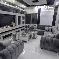  17 طقم كورنر خشب قراط ولاتيه مكفول سنتين اسفنج ضغط قماش وتر بروف. 6مخدات هدية  بفة لكل طقم كن