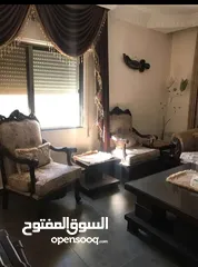  1 طقم كنب للبيع مع سفره