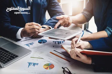  2 أستاذ محاسبة و اقتصاد حاصل على الامتياز لطلاب الجامعات