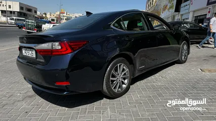  5 2016 Lexus ES300h Ultra
