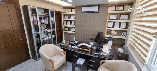  1 عيادة فاخرة جدا ومفروشة للبيع  بأفضل مواقع الخالدي   / الرقم المرجعي : 3951