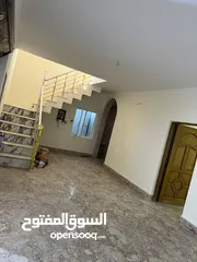  4 بيت  مساحه 200 متر للبه في الشرطة  بجانب ابو طيارة