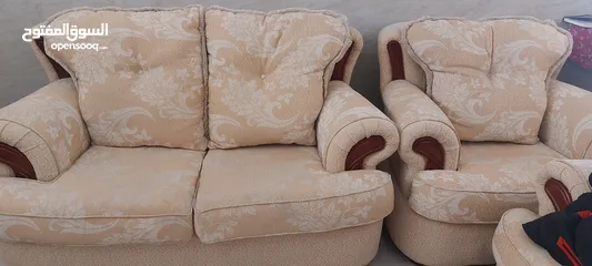  2 كنب صالون فخم 9 قطع مستعمل شبه جديد ومنضف دراي كلين ولا يحتاج تنضيف