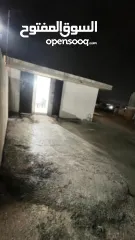  4 مخزن واسع للايجار مع رمبة بسعر مناسب