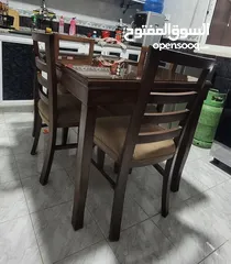  6 جلاي سامسونج شبه جديد مع طاوله سفره