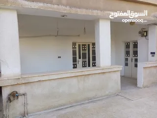  3 بيت للبيع عند مجمع سال وبشرى والمغير وحواره