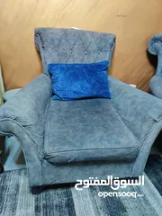  9 طقمين كنب زان بحاله ممتازه وطقم سفره مع ملحقاتها للبيع