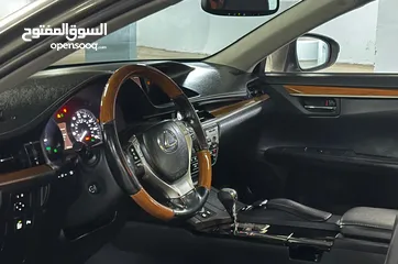  16 لكزس ES 300 h فل الفل بحاله ممتازه 2015