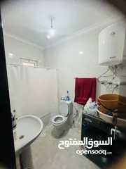  15 شقة مفروشه للبيع ابونصير بالقرب من كار فور  بسعر مغري