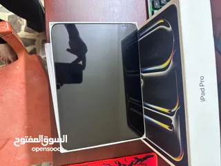  3 ايباد M4 PRO مساحة تخزين 256 استعمال شهرين مشحون 60 مرة iPad وكالة سعر 650 مع كل أغراضه البيع مستعجل