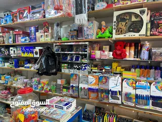  12 بضاعه مكتبه للبيع والمحل للإيجار