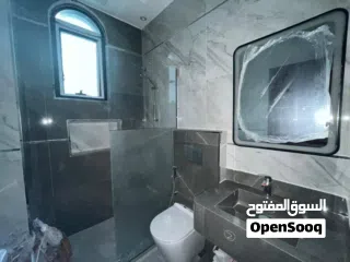  21 فــــيــــــــــــلا للـــــبيـــــع اول ســـــاكــــن مــــكــــونه مــن 7 غـــــرف و 10 حـــمامات