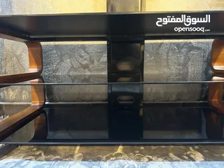  4 ميز تلفزيون و شاشه