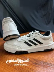  2 Adidas tensaur