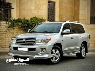  1 تويوتا لاند كروزر (GXR 2015 (V8 وارد صيانة الشركة ( طلب خاص 60th) مالك واحد بحالة الوكالة