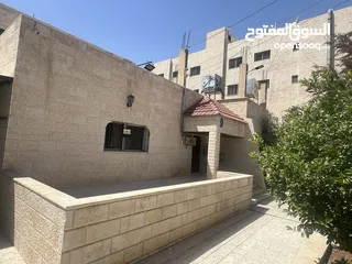  3 منزل مميز للبيع((مرخص تجاري))الزرقاء حي الجندي ارض550م البناء 200م عداد كهرباء2 عداد مياه2