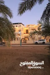  1 اجنحه فندقيه خمس نجوم قريبه من اشاره هيا العقبه منطقه الخامسه شارع الملك عبد الله على الشارع الرئيسي