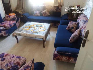  3 طقم كنب بحالة جيدة للبيع