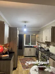  3 شقة مفروشة مساحتها 85 متر للبيع مع ساحة خارجية كبيرة 50 متر و غرفة قرميد ضيوف مساحتها 70 متر