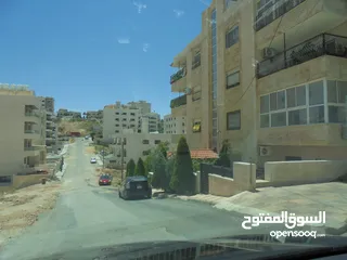  28 شقة خلف مديرية الامن العام وجامعة البتراء 200م مربع للبيع (3 دقائق عن شارع المطار)