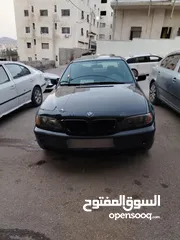  3 للبيع Bmw e46 2004  لون اخضر زيتي بجننن مع فتحة  دهان جديد السيارة كرتونة
