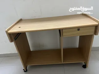  2 طاولة مكتبيه للدراسه 