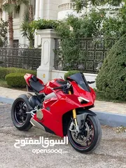  10 Ducati panigale V4 s