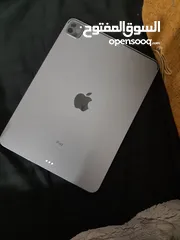  1 آيباد برو حبه نضيفه للبيع