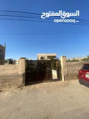  2 منزل مستقل طابقين مع ارض وحديقة مساحة الارض 1000 متر مربع