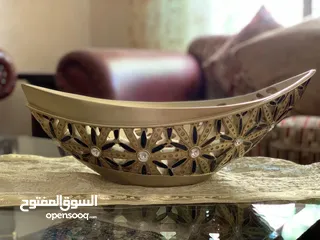  1 فازا مناسبة لغرفة الضيوف