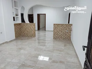  14 منزل مستقل ومطل للبيع واجهات حجر ومنطقة هادئة جداً وقريب من جميع الخدمات