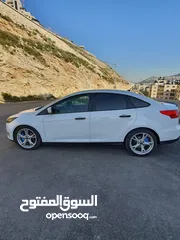  9 فورد فوكس سيدان للبيع