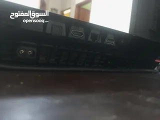  2 بلايستيشن 4 كامل متكامل مع حساب العاب أكثر من ألف لعبه موثق من شركه سوني مع ايادي 2  الحهاز وكاله