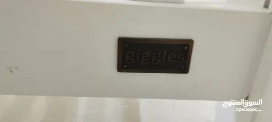  10 giggles crib from babyshop