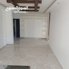  5 شقه أرضيه في مأدبا / قرب مسجد المسيح