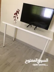  7 طاولة لون ابيض للمكتب للمطبخ او التلفزيون