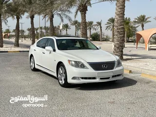  1 Lexus L460L