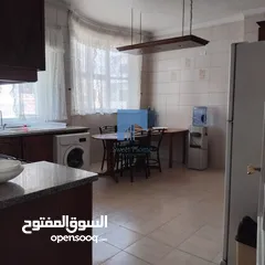  8 شقة فاخرة للبيع في دير غبار  قرب دوار الهاشميين طابق اول 200م تشطيب سوبر ديلوكس بسعر مغري