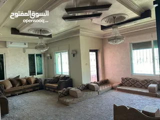  20 شقه من فيلا(غير مفروشة )للايجار طابق اول ب 360 ويوجد شقة صغيره طابق ارضي مدخل مستقل (غير مفروشة)150د