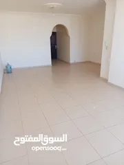  7 شقة فارغة - الجاردنز - 3نوم - 135م