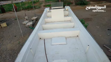  2 قارب مسطح 33 قدم مطلوب له 600 للتواصل
