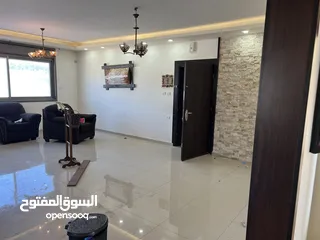  3 شق مميز ه للبيع في سطح مرحبا