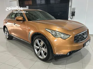  2 Infiniti FX50 S