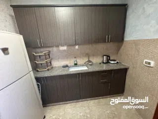  3 شقة مفروشة للإيجار قريبة من المعابر والجامعات والأماكن التجارية